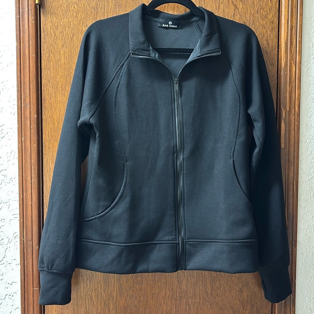 NWOT Rae Mode Zip Up Jacket/Activewear Size Large